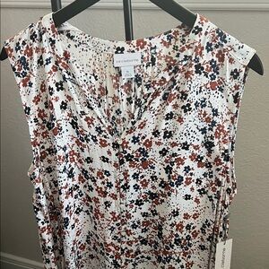 Liz Claiborne Women's Floral V-Neck Blouse - Red and Black